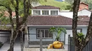 Casa no centro de São Francisco Xavier - SP