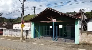 Casa com Edícula no Fundo