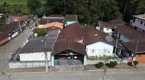 Casa com Edícula no Fundo - Imagem 3